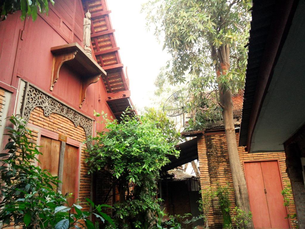 Ayutthaya Bouchic Hostel Phra Nakhon Si Ayutthaya Exterior foto