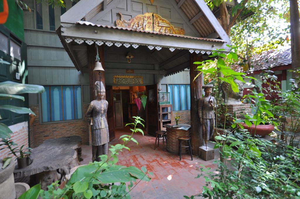 Ayutthaya Bouchic Hostel Phra Nakhon Si Ayutthaya Exterior foto
