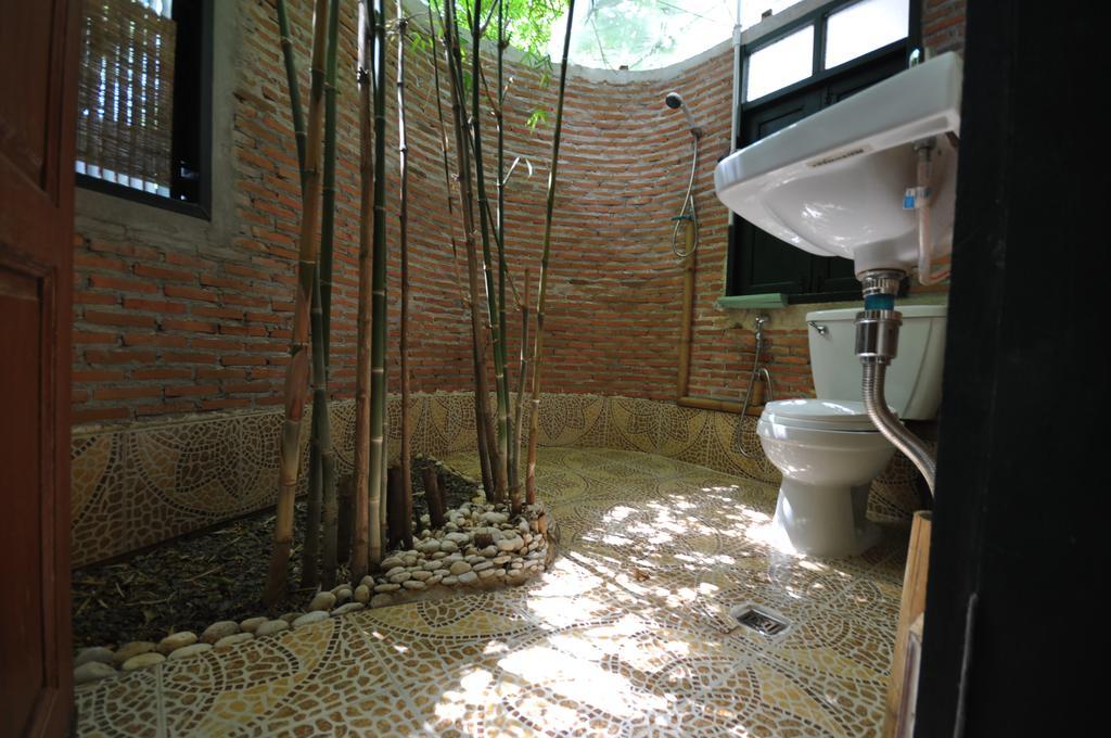 Ayutthaya Bouchic Hostel Phra Nakhon Si Ayutthaya Exterior foto